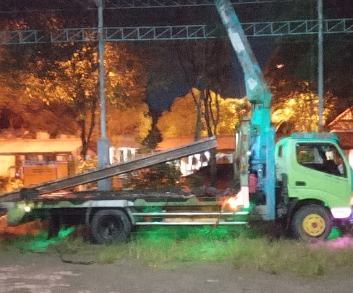 angkut barang berat menggunakan katrol