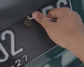 Pasang nomer plat