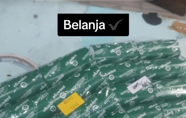 Belanja keperluan kantor